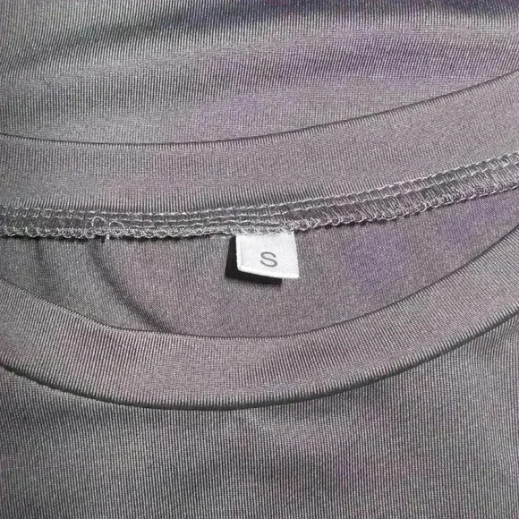Amazon gray t-shirt - S - Picture 2 of 2